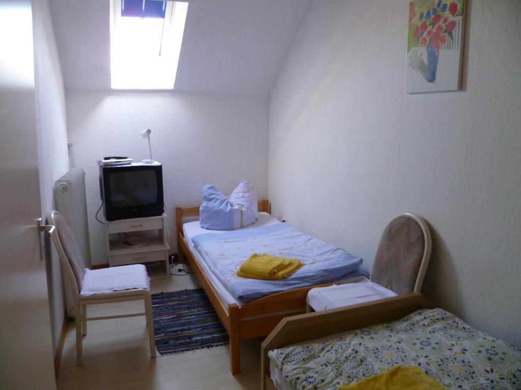 Hotel Rotbuche Westoverledingen Room photo