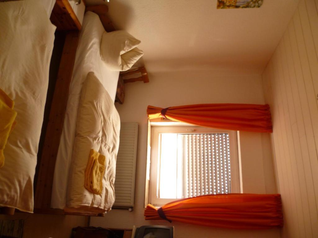 Hotel Rotbuche Westoverledingen Room photo